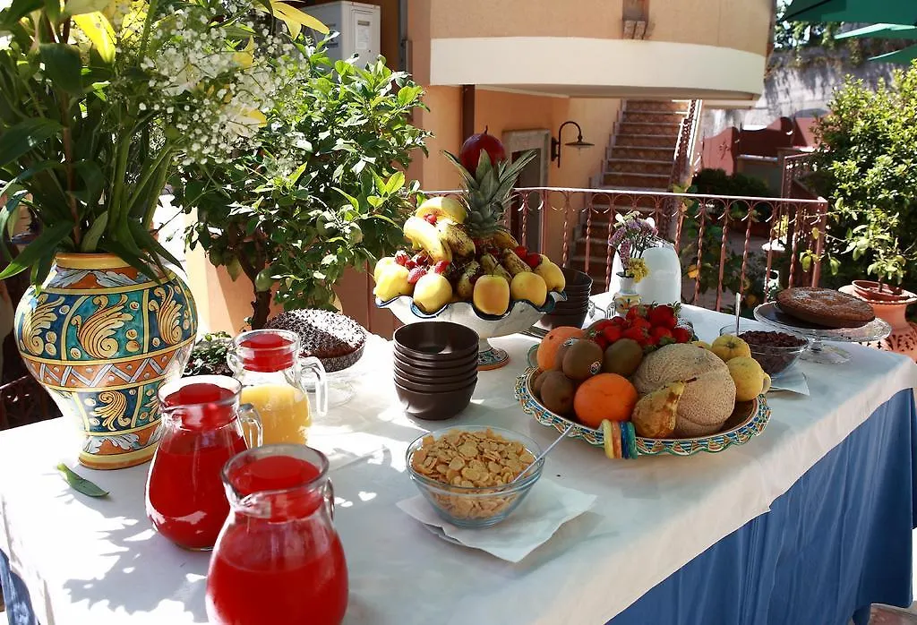 Villa Cristina Giardini Naxos Bed & Breakfast