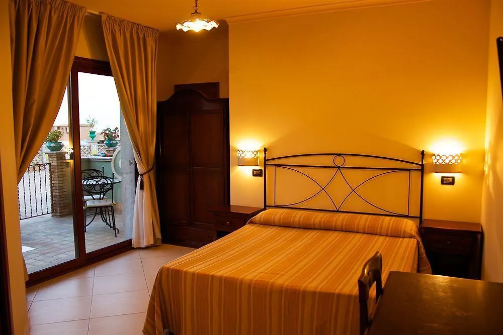 Villa Cristina Giardini Naxos Bed & Breakfast